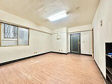 獨家南屯捷運旁ｘ孝親房大三房平車ｘ破盤不用一千萬！