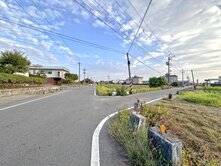 近大灣高中。三面臨路 552坪 農地