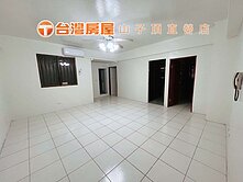 家樂福旁低總價三房車