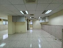 近三張公園~電梯華廈2樓~歡迎店配