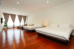 櫻花捷運正西屯路電梯黃金透店