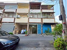 義大醫學院騎樓停車透天(阿香)要買快