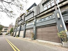 南區中山醫大面寬輕屋齡雙車電梯孝親別墅