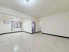 近岡山火車站★勵志新城甲區★室內大空間三房平車