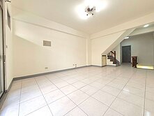 近德民市場#門前停車#傳統格局邊間透天#國昌國中