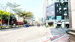 ***南紡商圈未來捷運藍線捷運站店住~