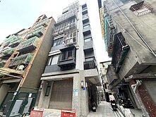 $244近捷運三重國小站全新華廈挑高一樓