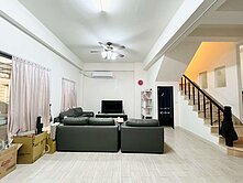 秒殺件~獨家~長興國小輕齡併排雙車墅