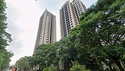 LaLaport旁高樓層視野戶輕裝潢三房平面車位