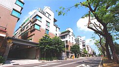 公園前-面寬5米雙車墅 ~極少住-屋況佳!!!