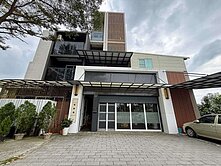 專約"岡山灣裡"輕屋齡大地坪電梯別墅(超大空間)