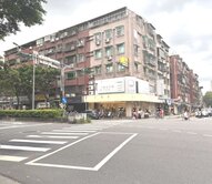 ~~永吉五分埔商圈面寬8米金店~~