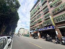 面安邦公園華廈2+1房車位