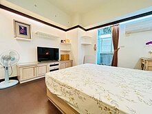 三多商圈‧國民市場高質感溫馨平移車位時尚套房