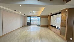 180度環湖無敵景觀三面採光5房3衛浴連號雙平車