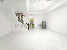 稀有物件~東區東寧商圈6米大面寬車庫透天