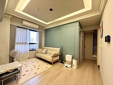 近輕軌⎢英明國中⎢邊間兩房‼️可停休旅車位