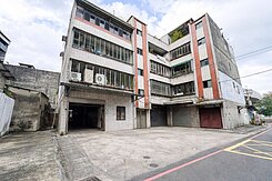 鶯歌文化路面寬方正公寓一樓住家店面