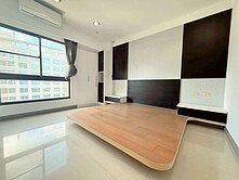 鼎宇美術館｜面明誠中華三面採光｜雙衛開窗三房平車