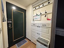 中原大學時尚陽台大套房有機車位-自住投資皆宜