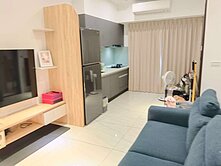 A10捷運200公尺-有陽台套房車-芳彬撰