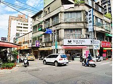 商業區金鑽收租透天店面