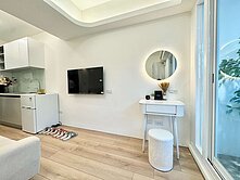 高雄火車站有陽台全翻新小套房