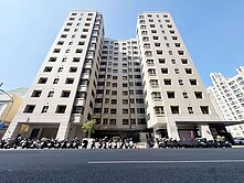 三民鼎新商圈庭院大三房平車稀有約定專用大露臺