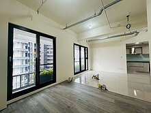 秋紅谷~富旺天際1房1廳1衛平車~全新交屋決心賣