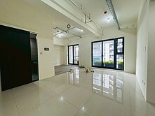 屋主決心賣~富旺天際精品1房1廳1衛平車~全新交屋