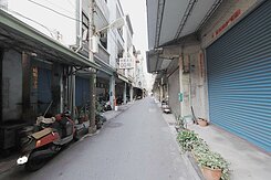 夢時代旁靜巷透天