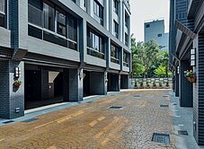 大里~全新電梯別墅~成功塗城商圈~