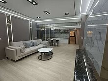 小港捷運站全翻新公寓3樓