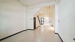 ★東森壯壯★大肚鄰路透天輕屋齡四房門口停車