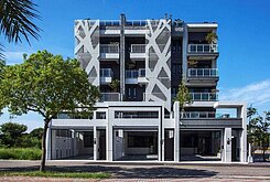 烏日三合公園首排★大地坪★5房頂規石材電梯別墅