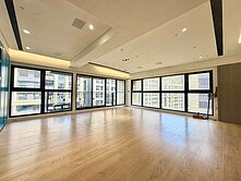 青埔A18華爾道夫2+1房雙車