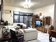 雙捷運二樓，近裕隆城