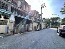 烏日雙鐵生活圈│震後臨路車庫大四房靜巷別墅⭐三小姐