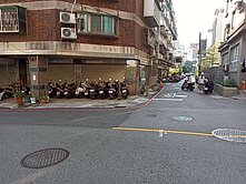 一坪才21萬左右的雙店面✅中國醫角間店使用約60坪