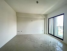 近台南大學附中全新百坪邊間雙面臨路電梯店墅