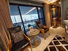 聖富-七期市政路燙金門牌千萬裝潢