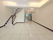 大里仁化商圈前院車庫孝親別墅