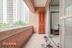 美術館｜羅浮宮｜樹梢日光大四房平車