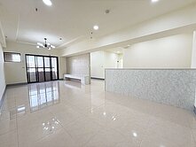 河堤商圈景觀漂亮4+1房平車