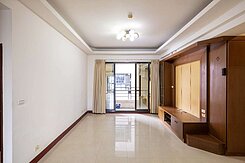 張嘉玲/美術館先看這間丨採光三房平面車位丨輕軌宅