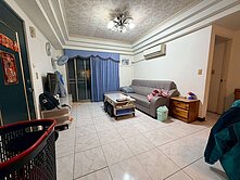 名峰花都大三房.平面車位.有前後陽台