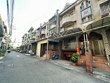 美群國小前院停車別墅~低於實價登陸、活路、公園旁