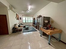 O4捷運前金站旁低公設大四房車位