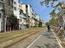 鼓山二路/駁二C16輕軌臨路透天店面