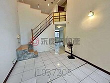 近扶輪公園【嘉年華】無敵挑高三面採光邊間通風三房